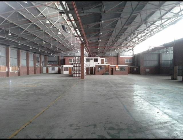 3,600M² FACTORY TO LET IN EPPING INDUSTRIAL